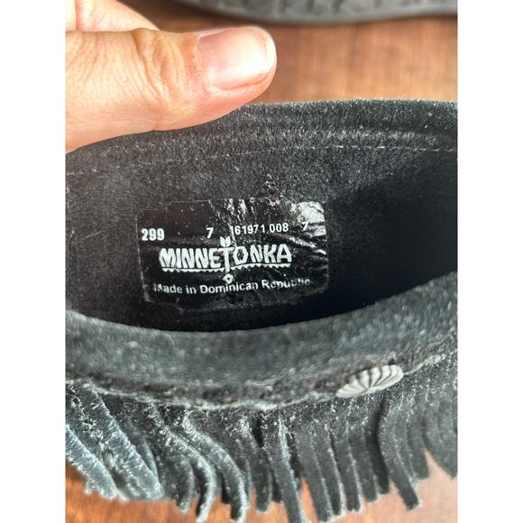 Minnetonka Black Leather Fringe Zip Ankle Boots Moccasins size 7 - Picture 7 of 7